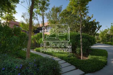 Villa de 5 dormitorios en Tilal City, UAE No. 215537 10