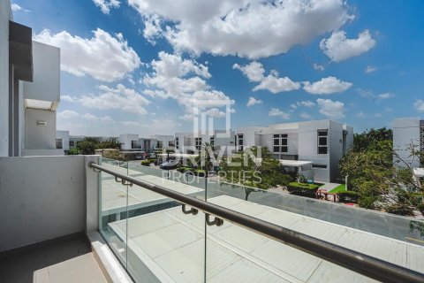 3 bedrooms Townhouse in Arabella Townhouses, UAE No. 212665 13