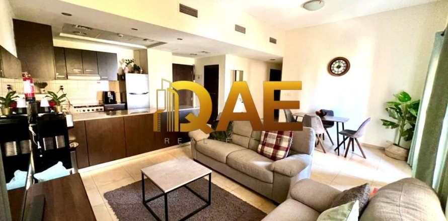 Appartement de 2 chambres à Remraam, UAE No. 10585