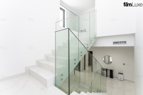 5 bedrooms Villa in Dubai, UAE No. 215891 18