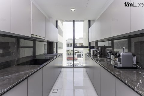 5 bedrooms Villa in Dubai, UAE No. 215891 21