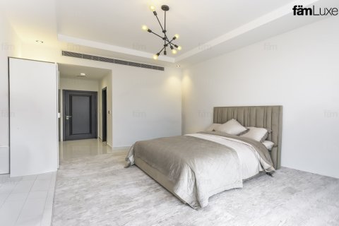 5 bedrooms Villa in Dubai, UAE No. 215891 30