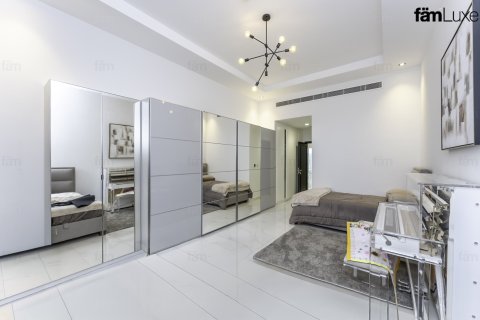 5 bedrooms Villa in Dubai, UAE No. 215891 27