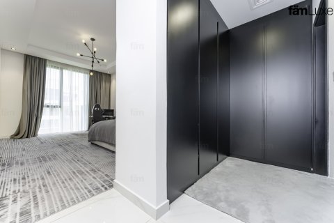 5 bedrooms Villa in Dubai, UAE No. 215891 15