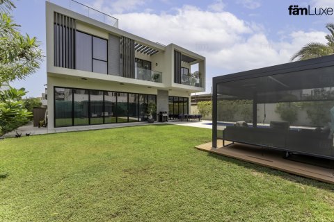 5 bedrooms Villa in Dubai, UAE No. 215891 12