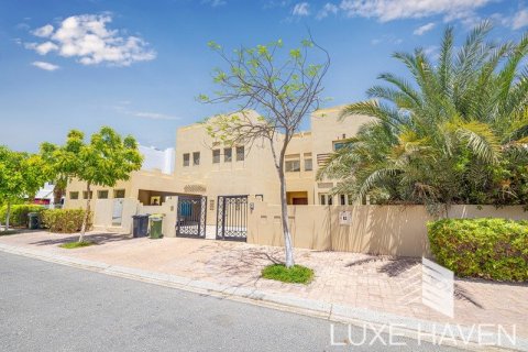 6 bedrooms Villa in Meadows, UAE No. 10635