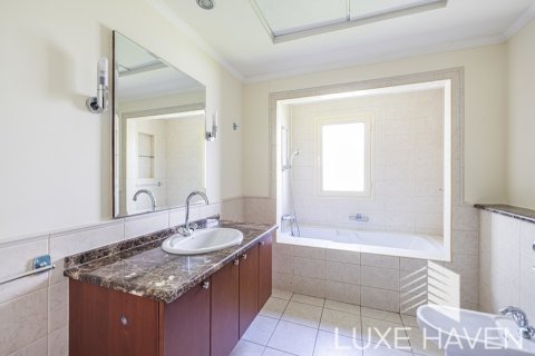 6 bedrooms Villa in Meadows, UAE No. 10635 23
