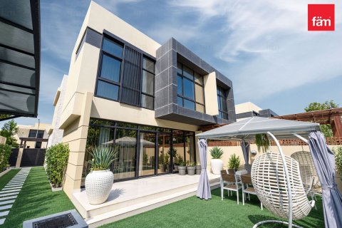 Villa de 4 chambres à Dubai, UAE No. 224571