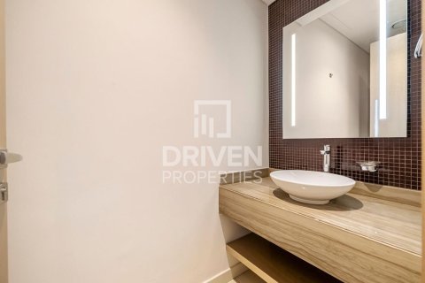 Apartment de 2 dormitorios en DAMAC Towers by Paramount, UAE No. 202610 15