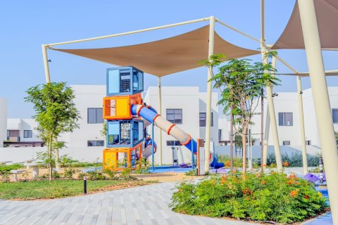 Townhouse de 2 dormitorios en Yas Island, UAE No. 214747 12