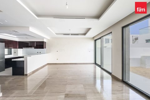 3 bedrooms Townhouse in Dubai, UAE No. 215989 7