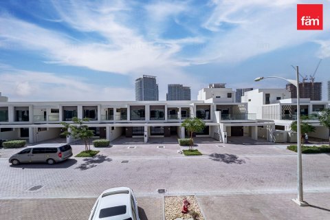 3 bedrooms Townhouse in Dubai, UAE No. 215989 15
