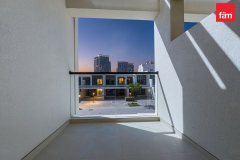 3 bedrooms Townhouse in Dubai, UAE No. 215989 5