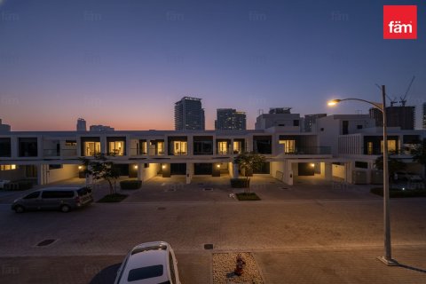 3 bedrooms Townhouse in Dubai, UAE No. 215989 20