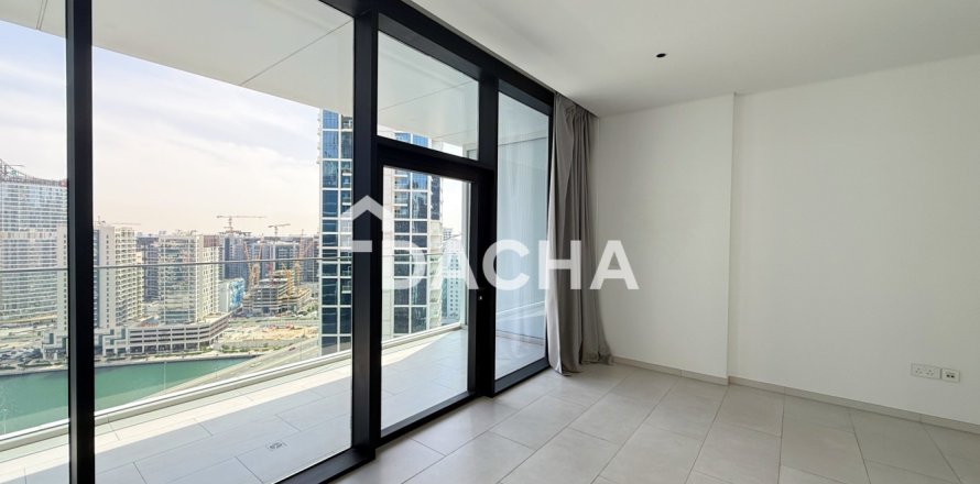 Studio Apartment in Marquise Square Tower, UAE No. 163577