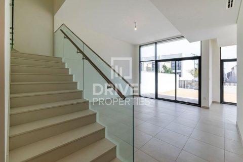 Villa de 4 dormitorios en Murooj Al Furjan, UAE No. 202790 3