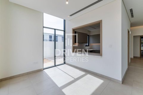Villa de 4 dormitorios en Murooj Al Furjan, UAE No. 202790 17
