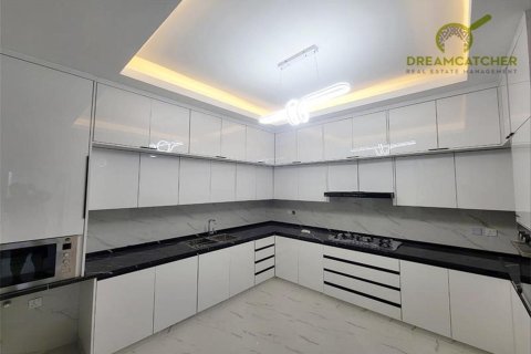 5 bedrooms Villa in Al Yasmeen, UAE No. 34161 6