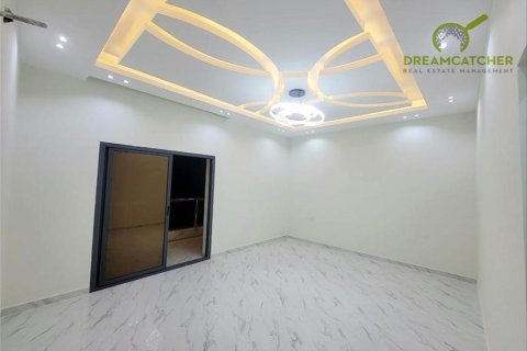 5 bedrooms Villa in Al Yasmeen, UAE No. 34161 14
