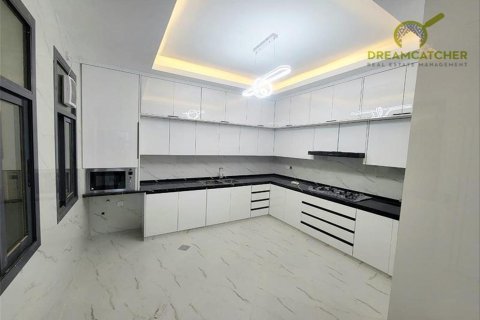 5 bedrooms Villa in Al Yasmeen, UAE No. 34161 5