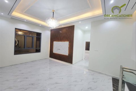 5 bedrooms Villa in Al Yasmeen, UAE No. 34161 13