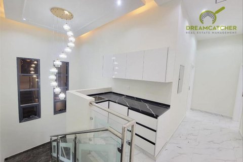 5 bedrooms Villa in Al Yasmeen, UAE No. 34161 10