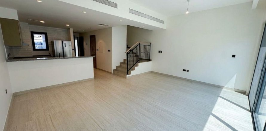 4 bedrooms Townhouse in Dubai, UAE No. 219015