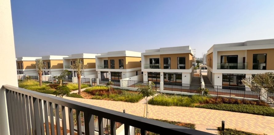 Townhouse de 3 dormitorios en Ras Al Khaimah, UAE No. 183943