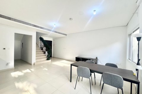 Townhouse de 3 dormitorios en Dubai Land, UAE No. 215425 3