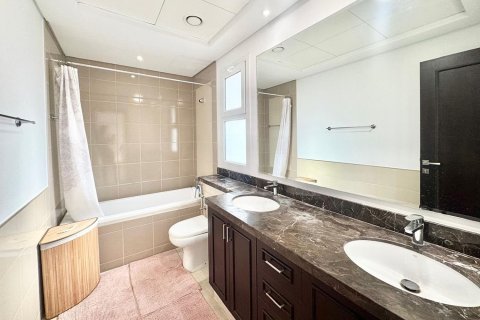 Townhouse de 3 dormitorios en Dubai Land, UAE No. 215425 9