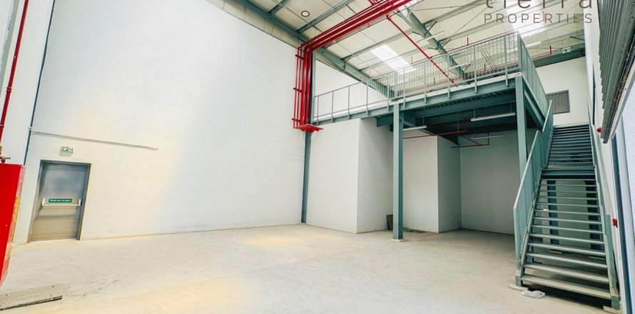 Warehouse de 288m² en Dubai, UAE No. 38855