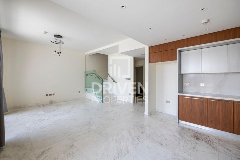 Apartment de 2 dormitorios en The cove, UAE No. 221495 4