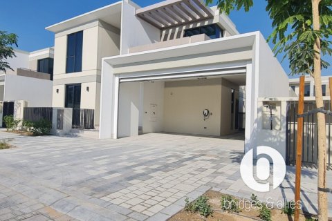 Вилла с 5 спальнями в Tilal Al Ghaf, ОАЭ №224354