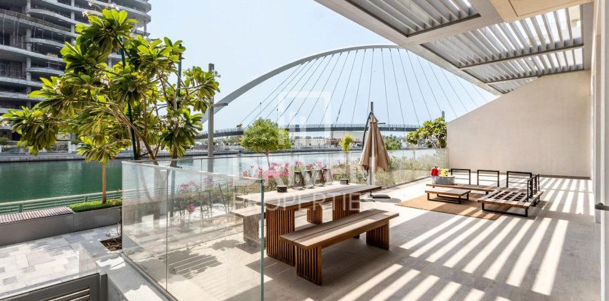 3 bedrooms Apartment in Al Wasl, UAE No. 211942