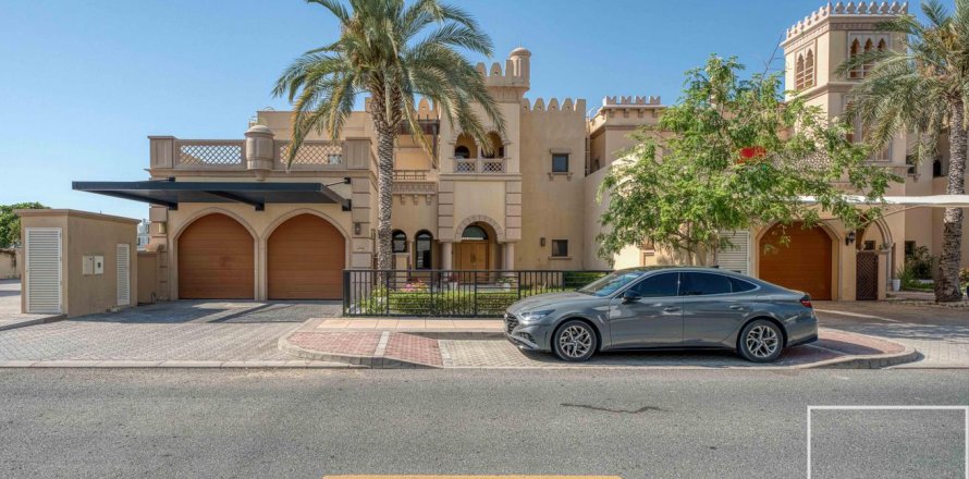 Villa de 3 chambres à Canal Cove Villas, UAE No. 222574