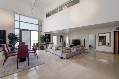 Apartment de 3 dormitorios en Shams 1, UAE No. 226423 3