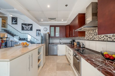Apartment de 3 dormitorios en Shams 1, UAE No. 226423 9
