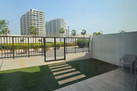 2 bedrooms Townhouse in Ras Al Khaimah, UAE No. 183613 6