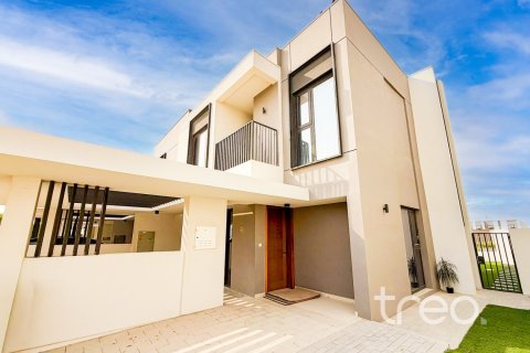Вилла с 4 спальнями в EMAAR South, ОАЭ №220683