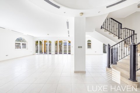 Villa de 5 chambres à Legacy, UAE No. 8731 2