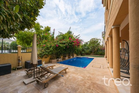 5 bedrooms Villa in Hacienda, UAE No. 220795