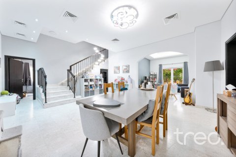 5 bedrooms Villa in Hacienda, UAE No. 220795 7