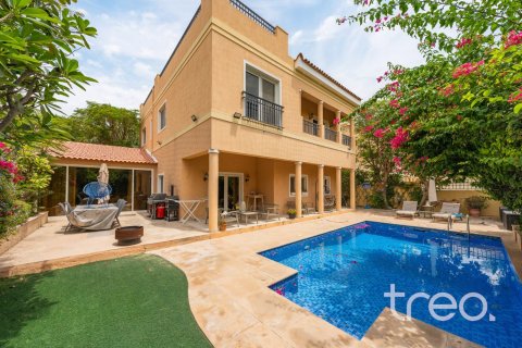 5 bedrooms Villa in Hacienda, UAE No. 220795 3