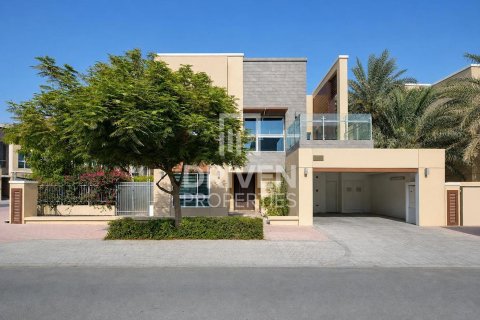 Villa de 4 dormitorios en Dubai Science Park, UAE No. 192097
