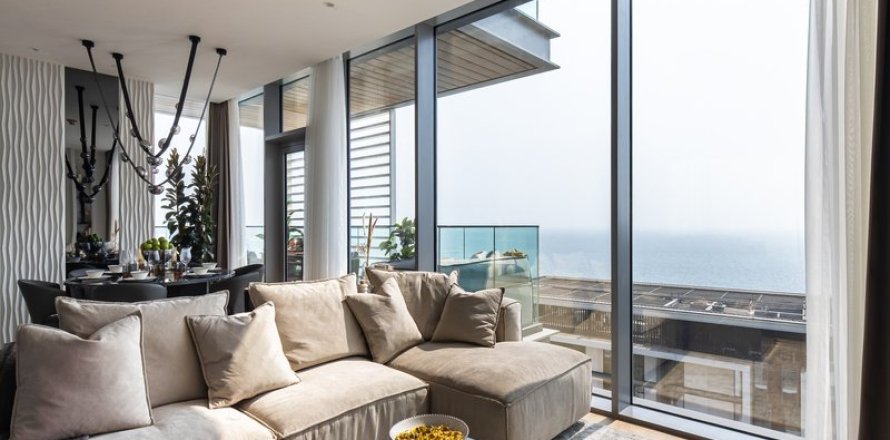 3 bedrooms Apartment in Dubai, UAE No. 110106
