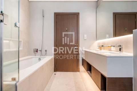 4 bedrooms Villa in District One, UAE No. 212421 16