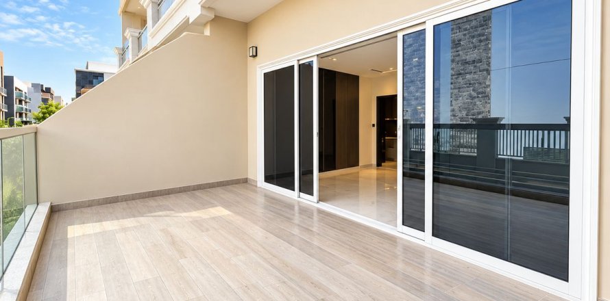 Villa de 4 dormitorios en Dubai, UAE No. 217031