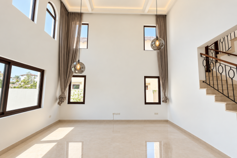 4 bedrooms Villa in Rasha, UAE No. 212982 4