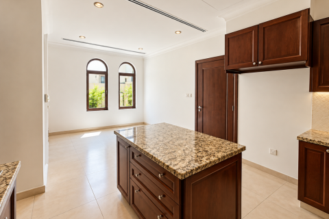 4 bedrooms Villa in Rasha, UAE No. 212982 11