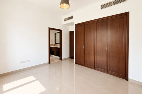 4 bedrooms Villa in Rasha, UAE No. 212982 17